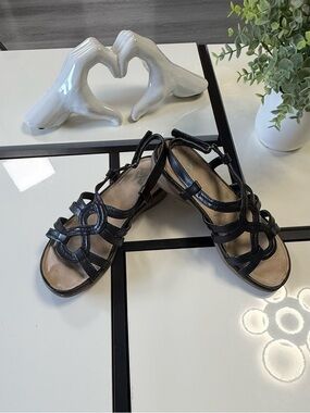 Yuu "Moria" Black Strappy Wedge Sandals - Women's Size 8M